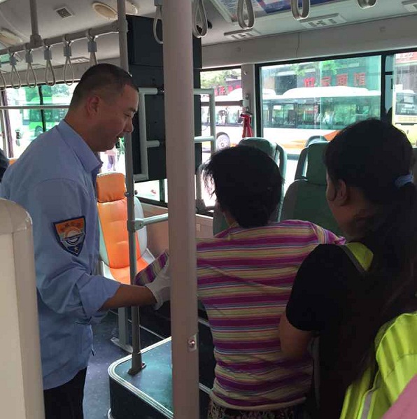 服務(wù)市民暖人心